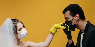 What is the Average Age for the First Kiss in China